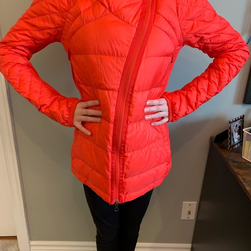 NWOT Lululemon Red Fall/Spring Jacket for Runners - Picture 15 of 16